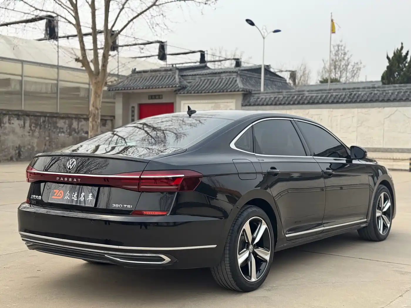 Volkswagen Passat 2024 330TSI Starlight Elite Edition фото 12