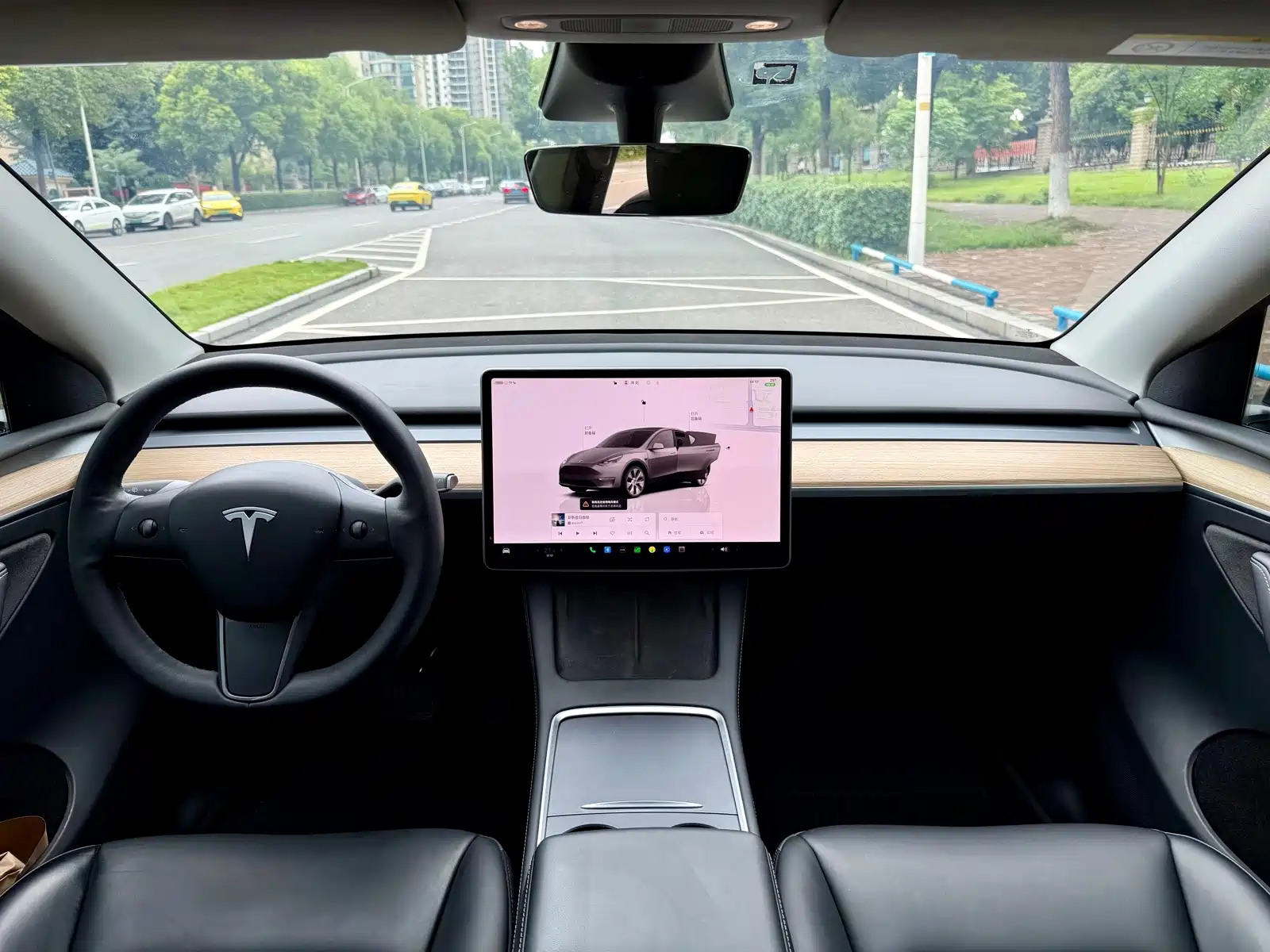 Фото 10 - Tesla Model Y