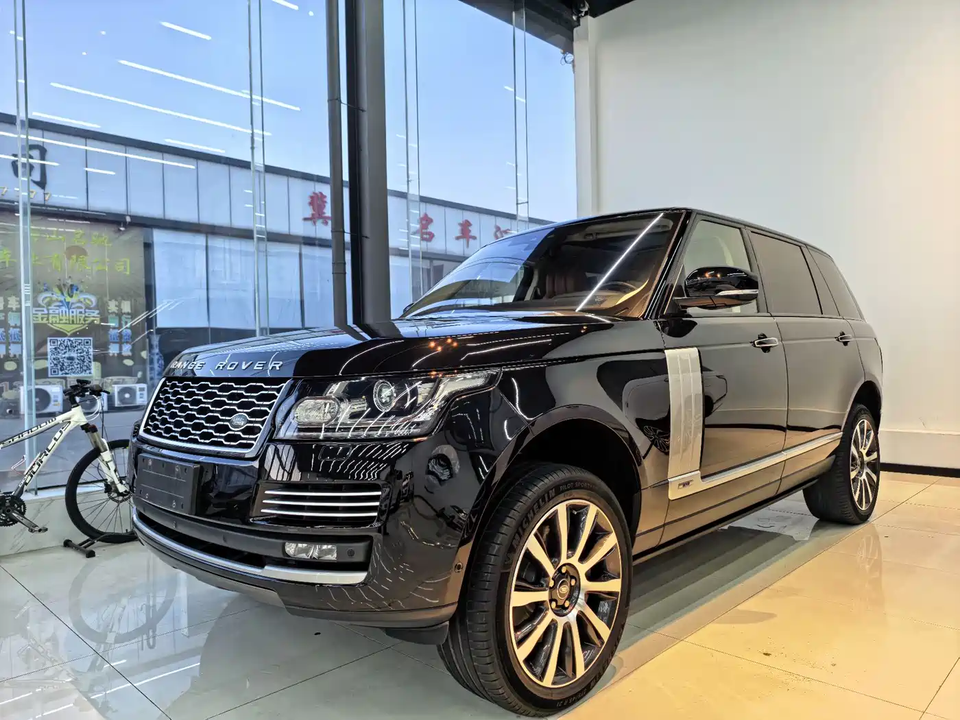 Land Rover Range Rover 2017 3.0 SC V6 AB Ultimate Autobiography LWB фото 3