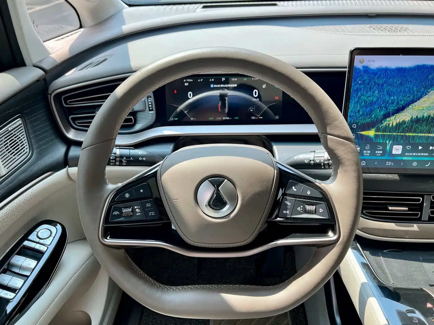 Denza D9 2024 DM-i 980 AWD Flagship фото 9