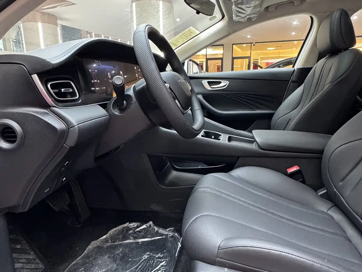 Roewe D7 2026 2023 DMH 125km Beyond Edition