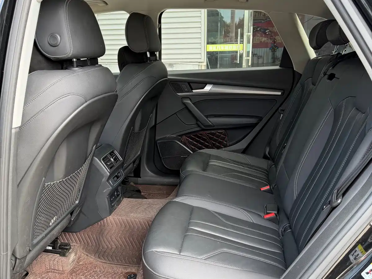 Photo 5 - Audi Q5L