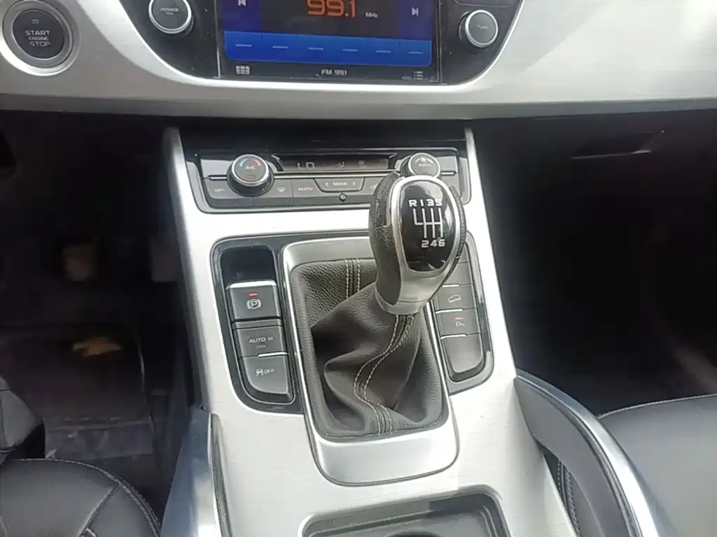 Geely Boyue 2016 2016 2.0L Manual Smart Connectivity