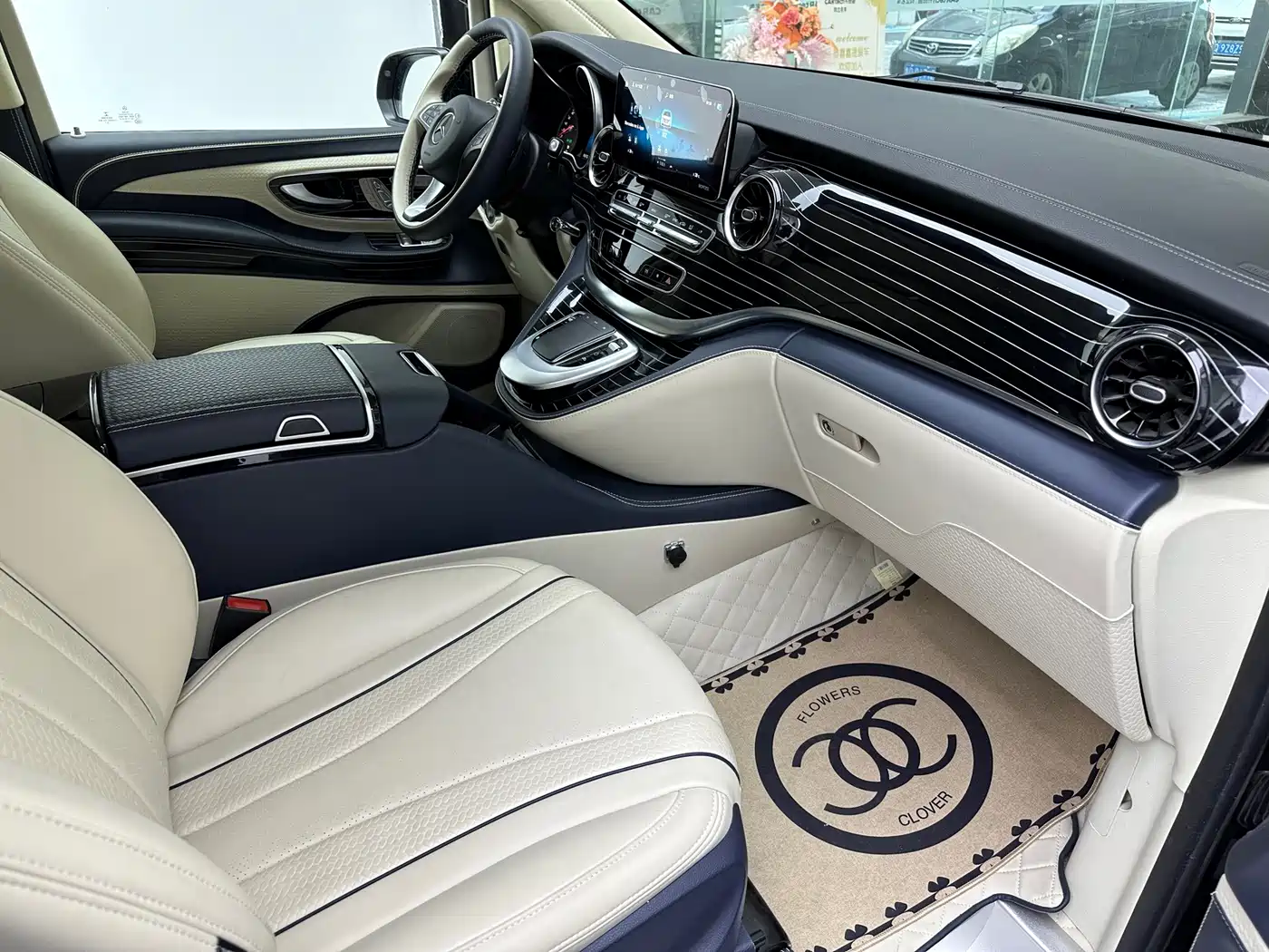 Mercedes-Benz V-Class 2026 2021 V 260 L Long Wheelbase Premium Edition