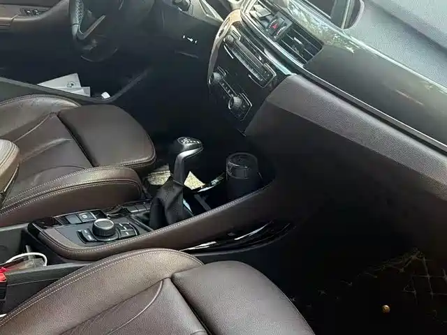 BMW X1 2019 sDrive18Li Premium Model — фото 5
