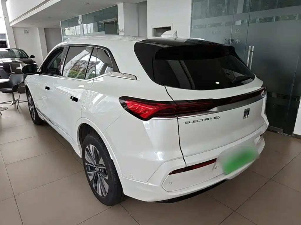 2025 Buick E5
