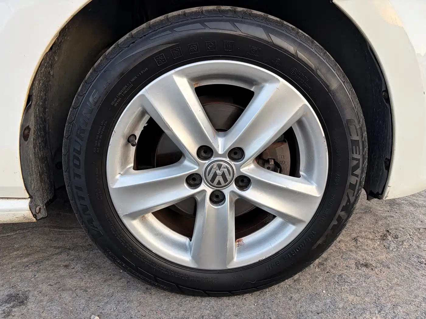 Volkswagen Polo 2011 1.4L Automatic Style Edition фото 15