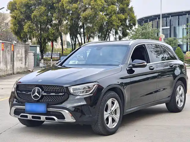 MERCEDES-BENZ GLC