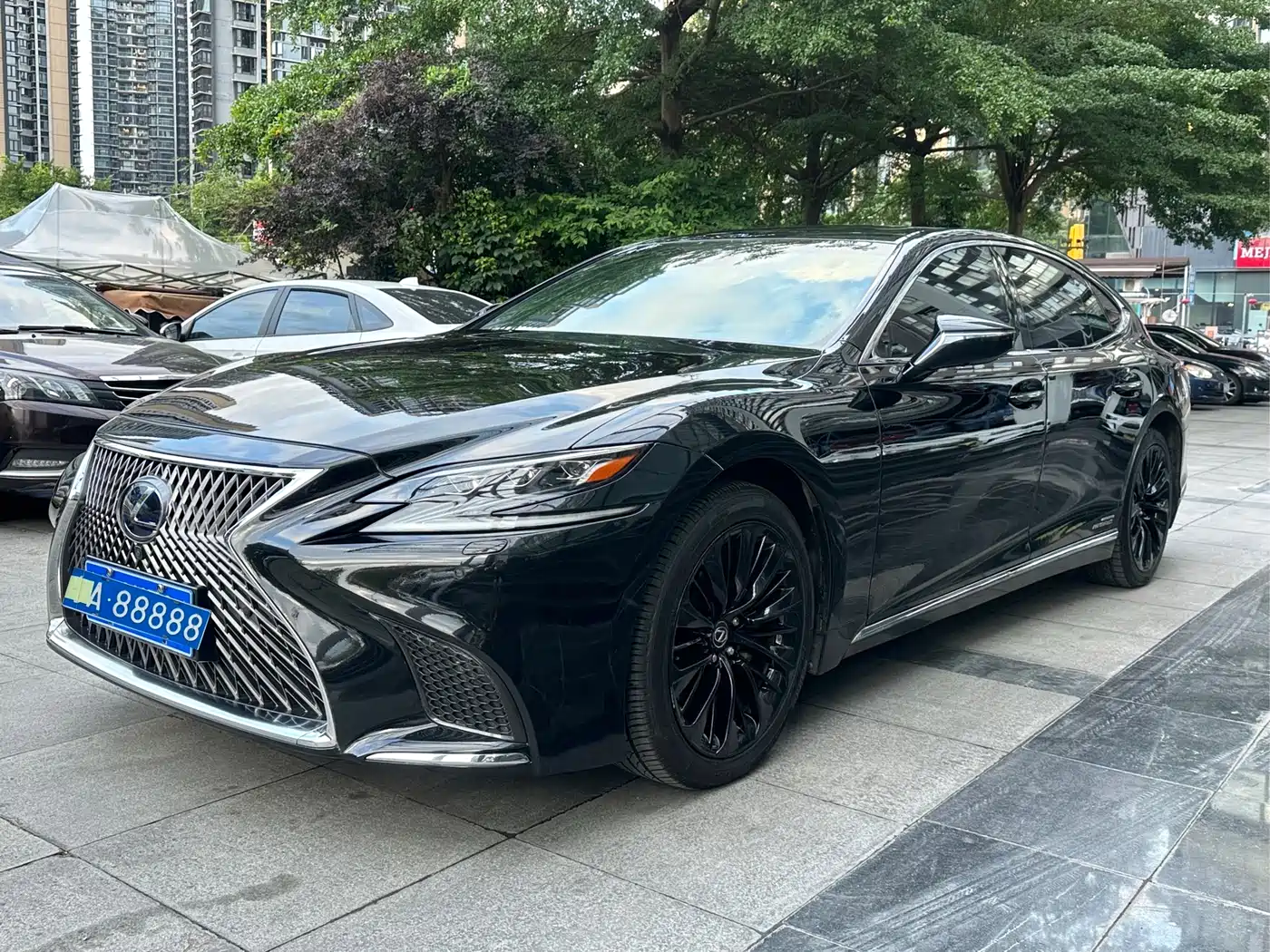 Lexus LS 2018 500h Executive Edition China V