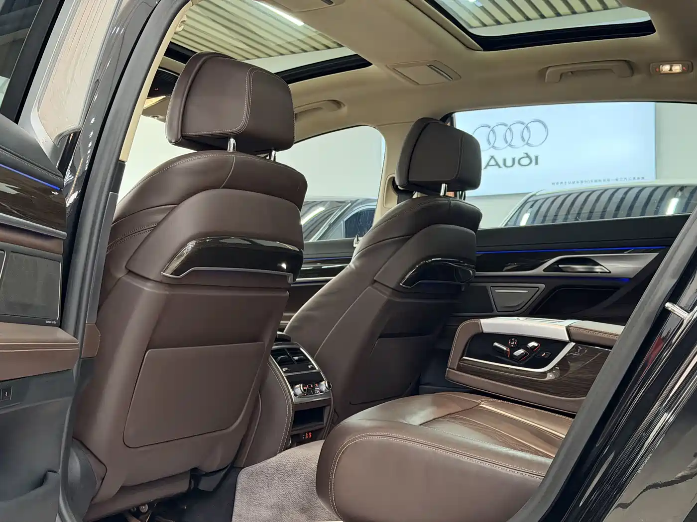 BMW 7 Series 2021 Model 730Li Luxury Package фото 5