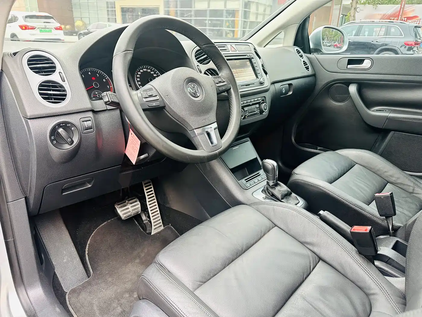 Volkswagen Golf (Import) 2011 1.4TSI Cross Golf фото 31
