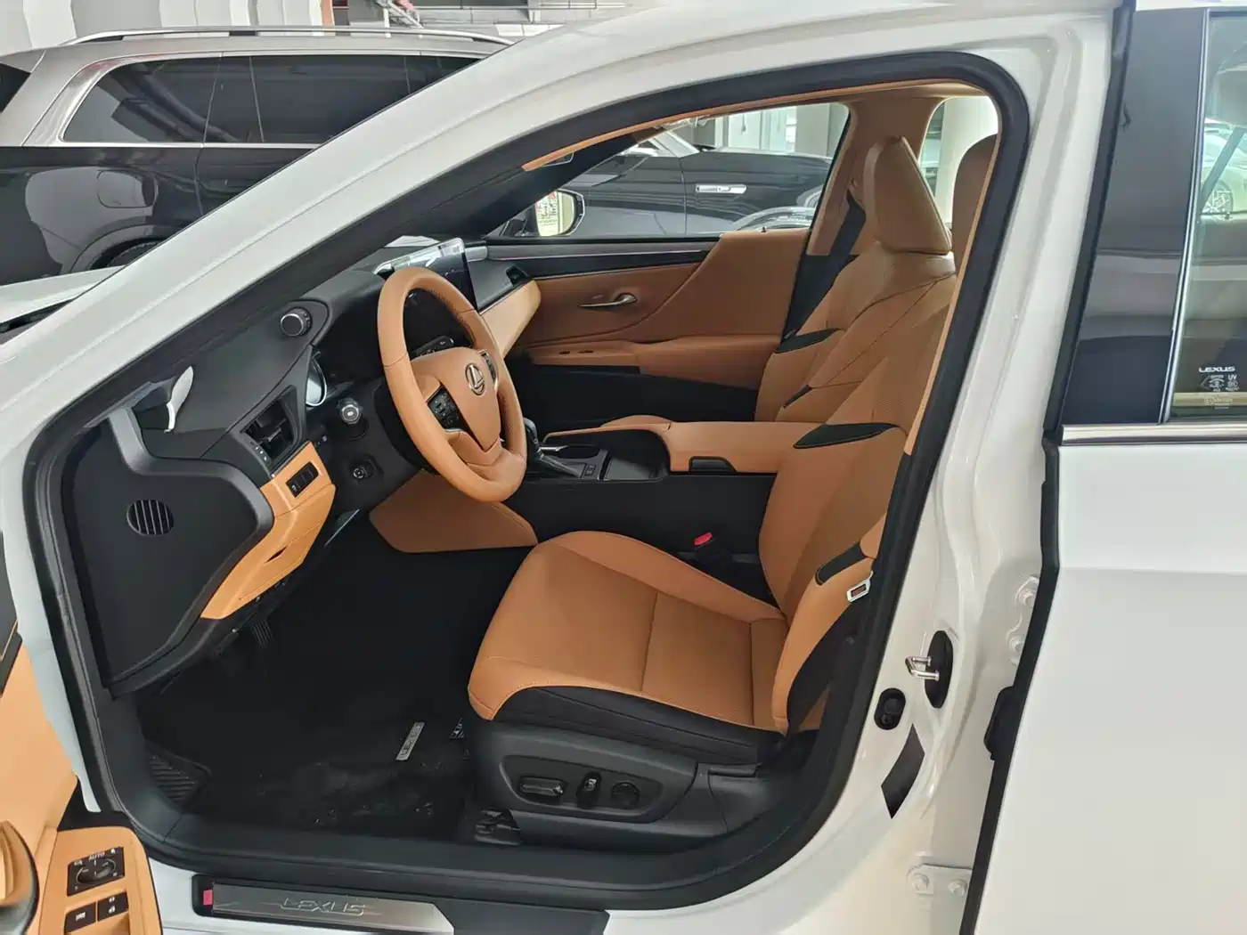 Lexus ES 2026 2025 200 Ultimate Edition