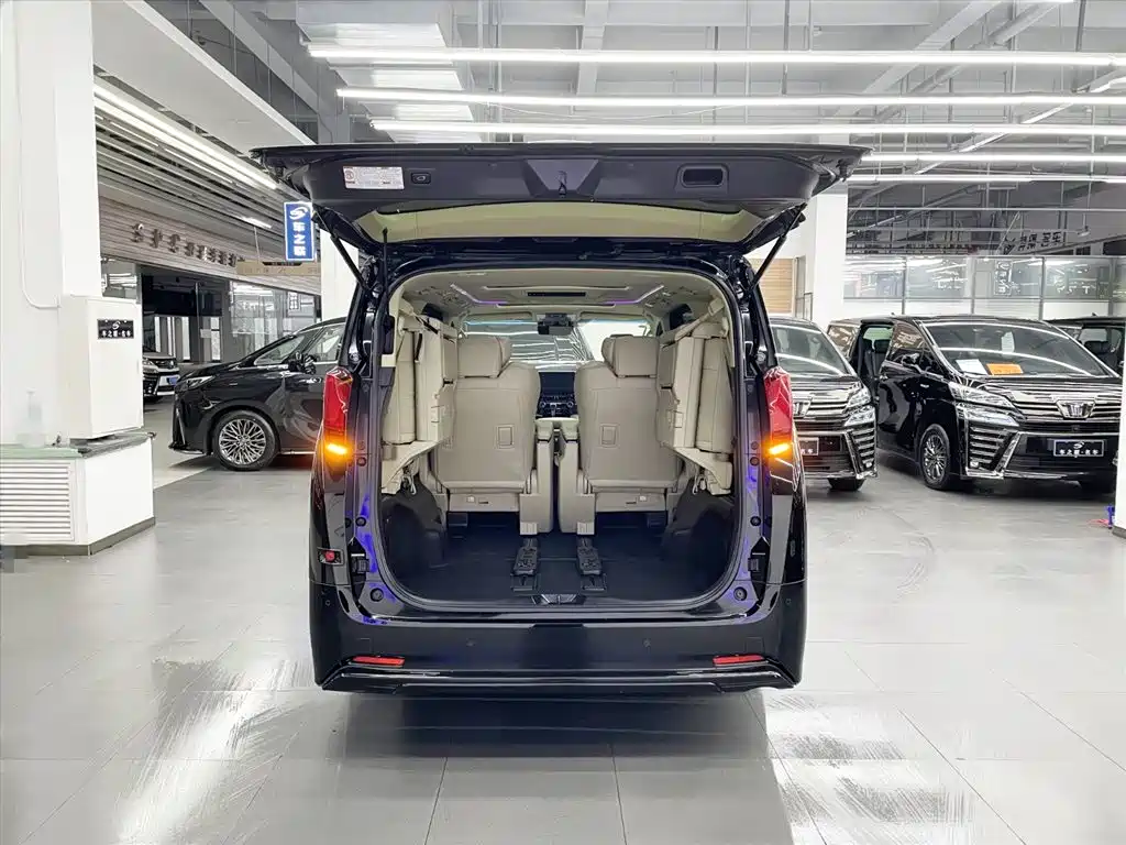 Toyota Alphard 2020 Hybrid 2.5L Premium Edition фото 13