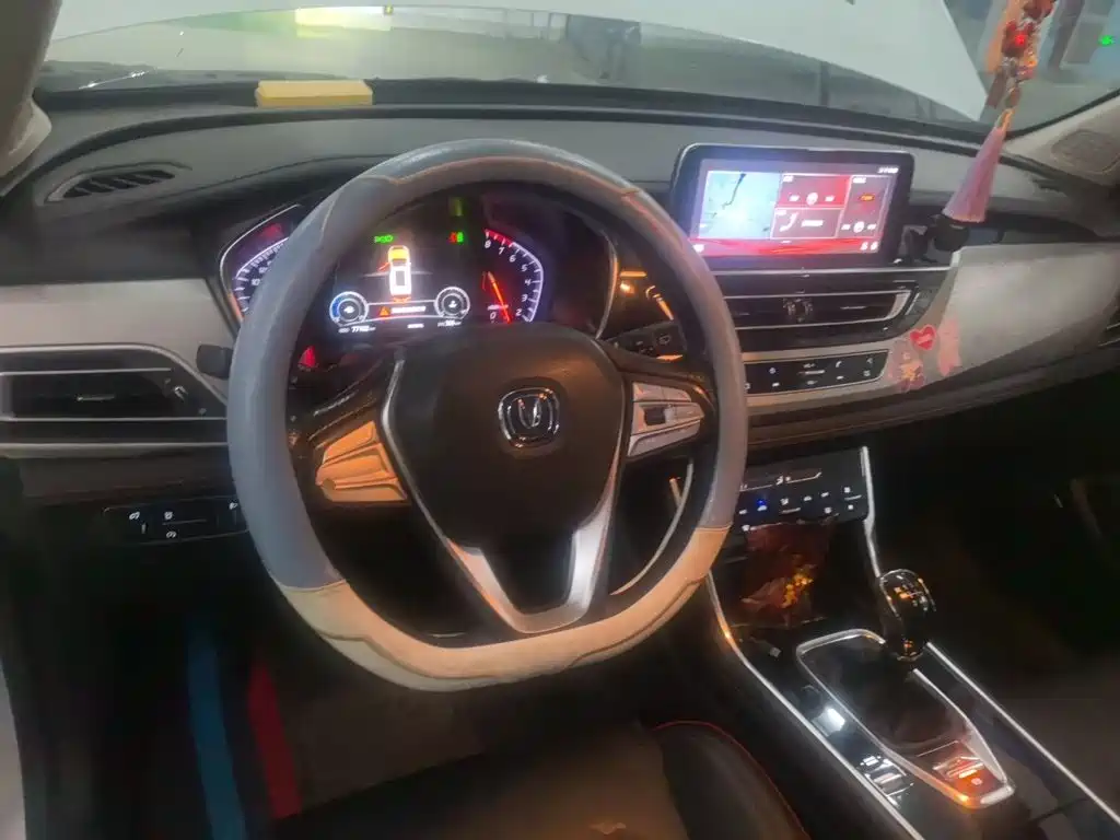 Фото 3 - Changan CS75