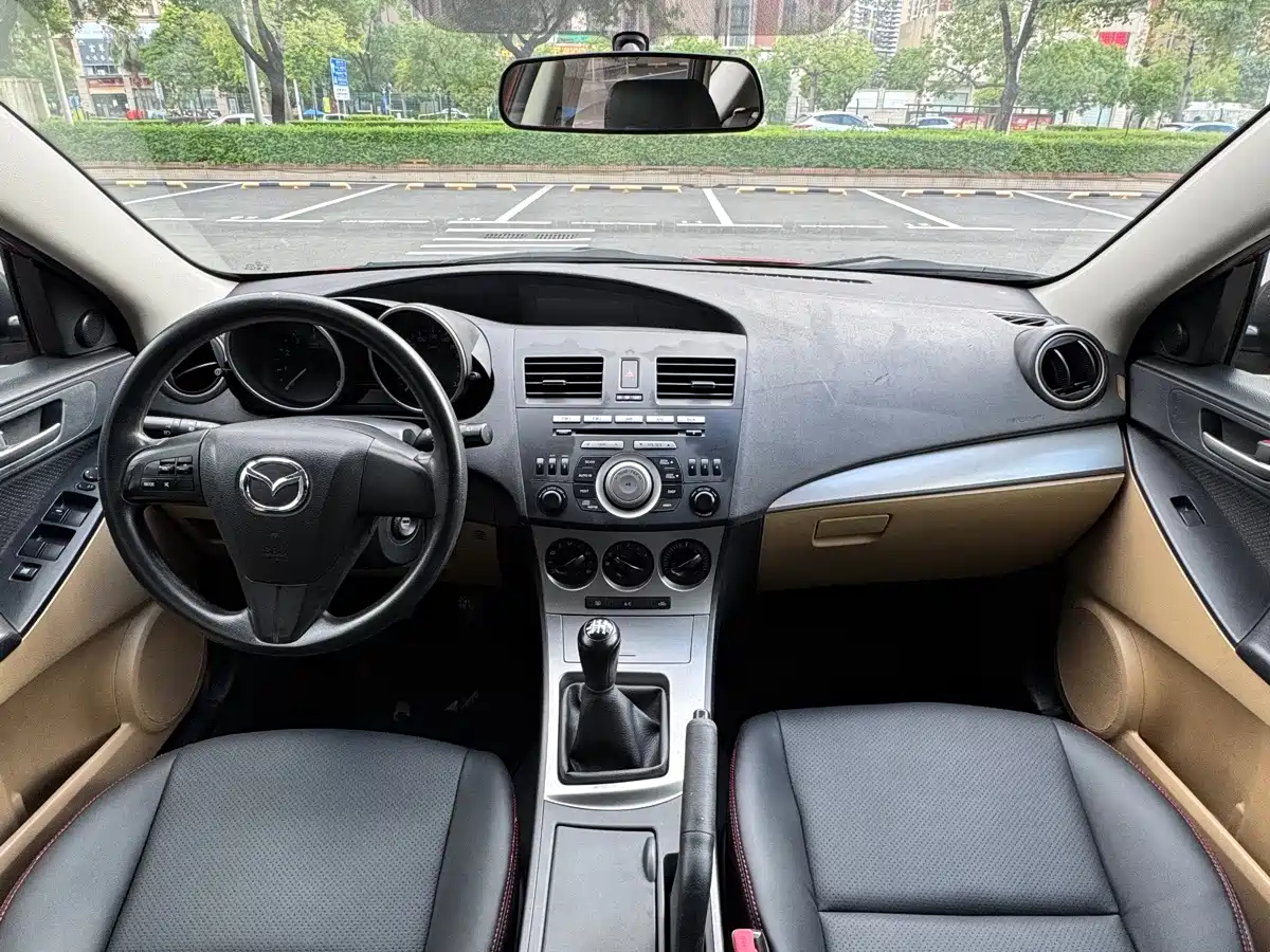 Mazda Mazda3 (Import) 2011 2010 Hatchback 1.6 Manual Comfort