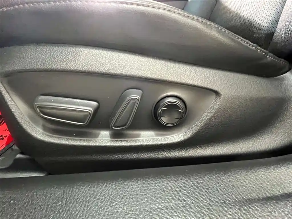 Toyota Camry 2021 2.0G Luxury Edition фото 26