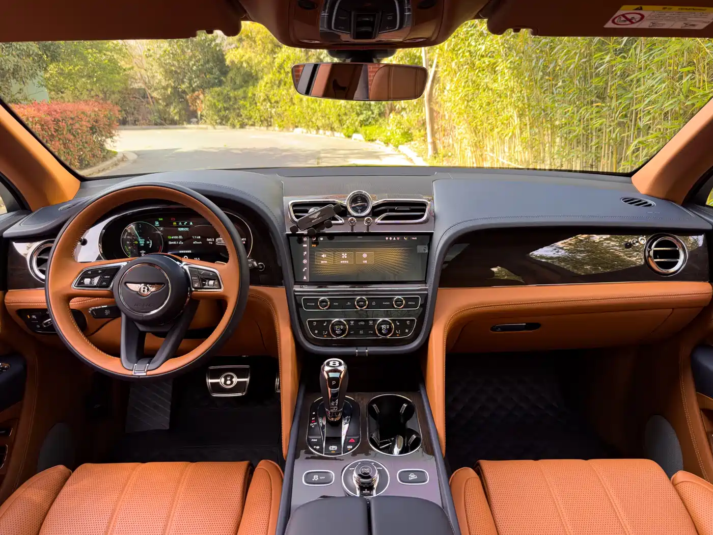 BENTLEY TIMYUE PLUG IN HYBRID