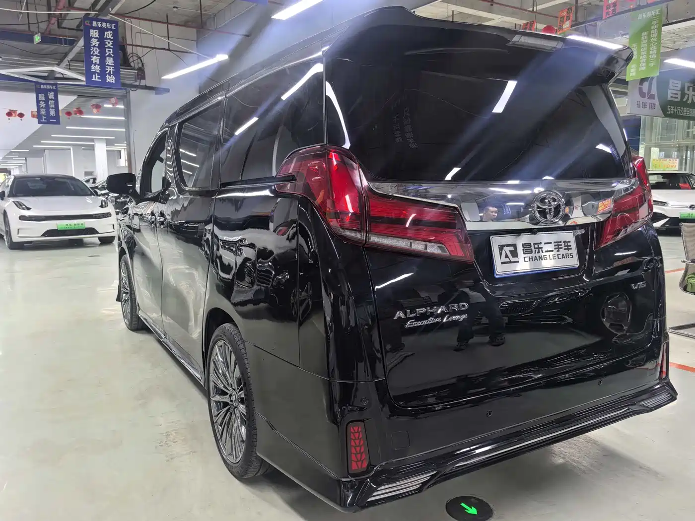 Toyota Alphard 2011 3.5L Luxury Edition фото 5