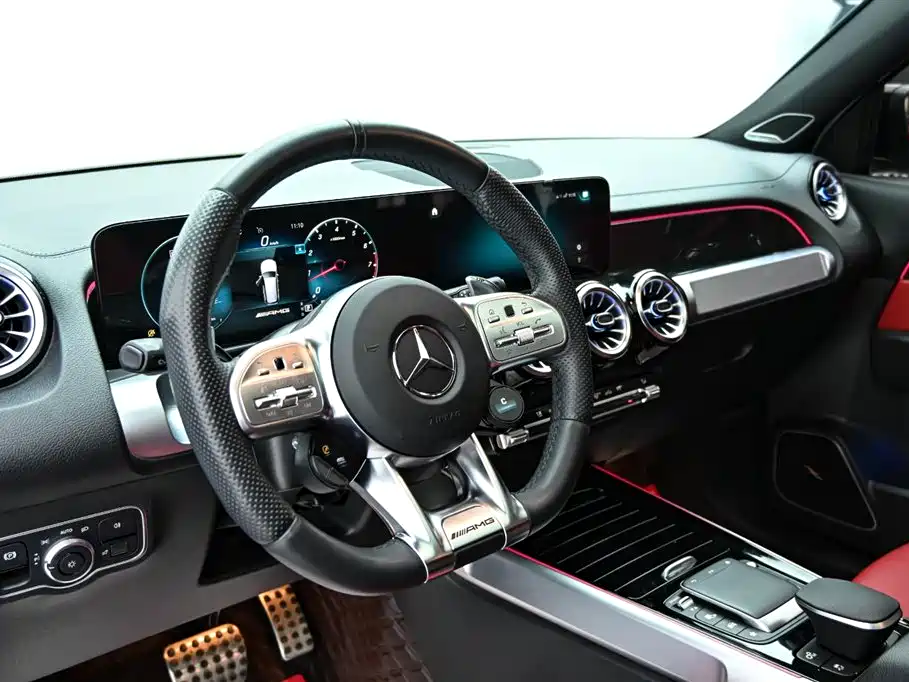 MERCEDES-BENZ GLB AMG