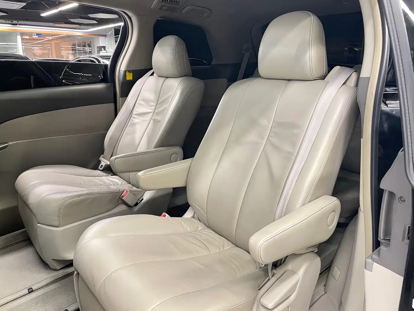 Toyota Previa 2007 3.5L 7-Seater Luxury фото 9