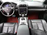 Photo 7 - Porsche Cayenne