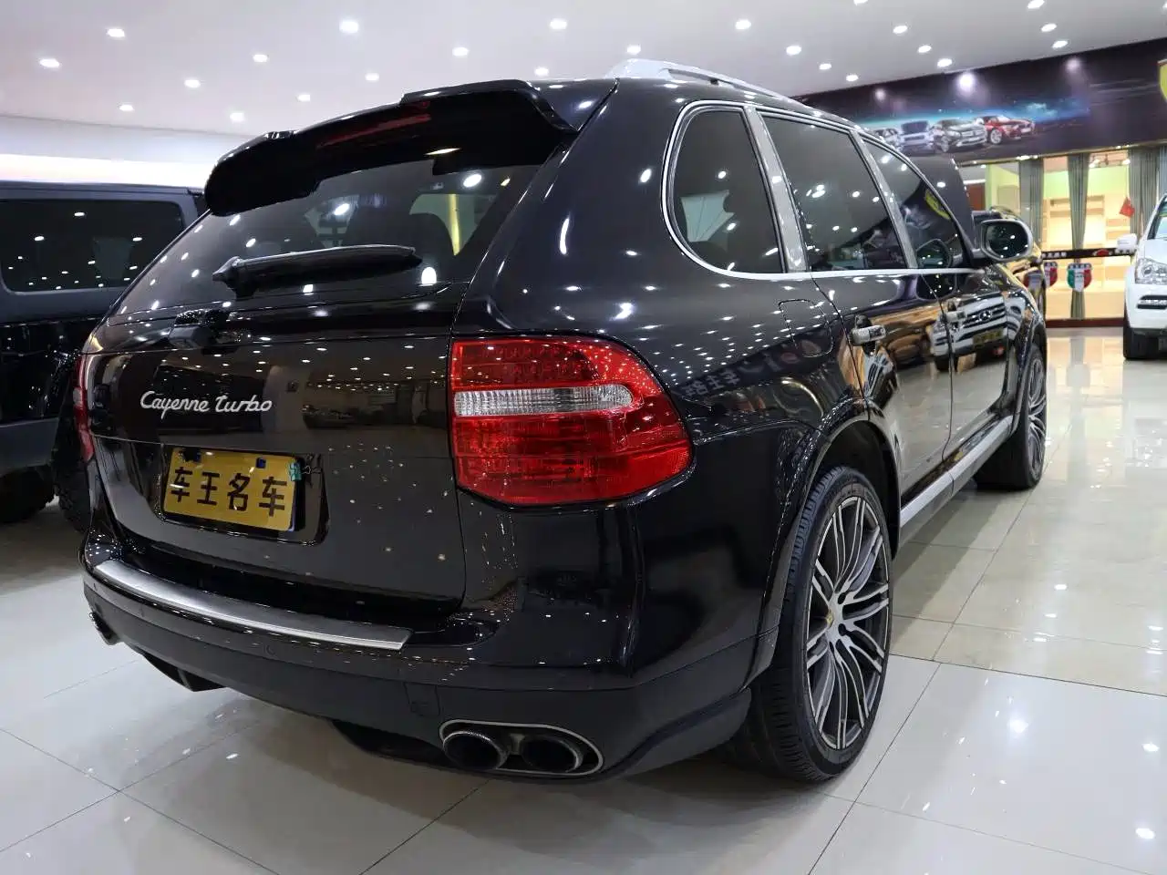 Photo 5 - Porsche Cayenne