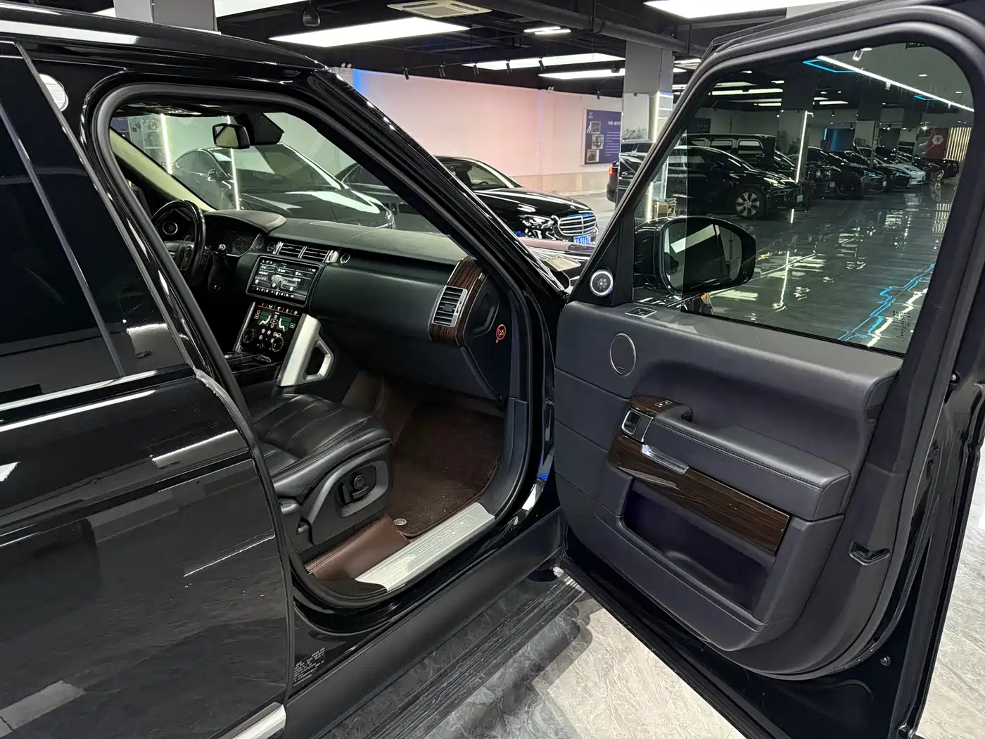 LAND ROVER RANGE ROVER