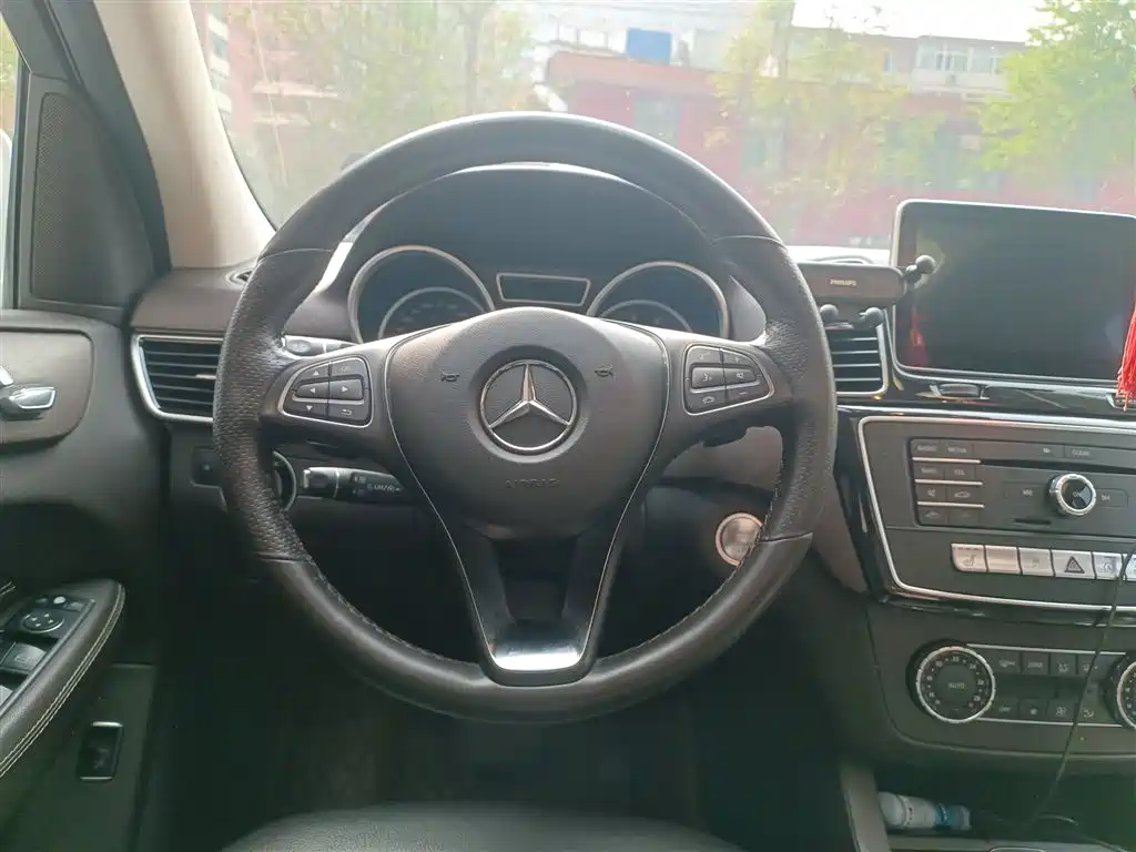 Mercedes-Benz GLE 2015 GLE 400 4MATIC фото 3