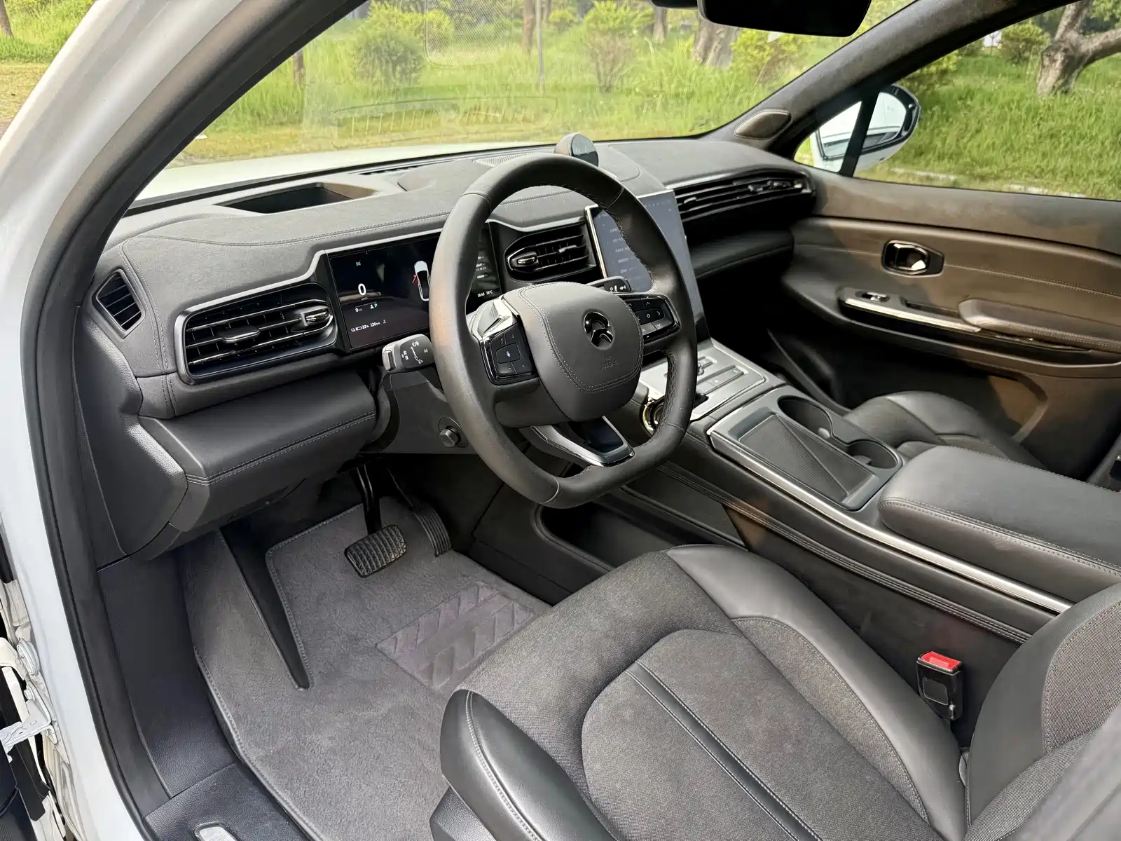 Фото 6 - NIO EC6
