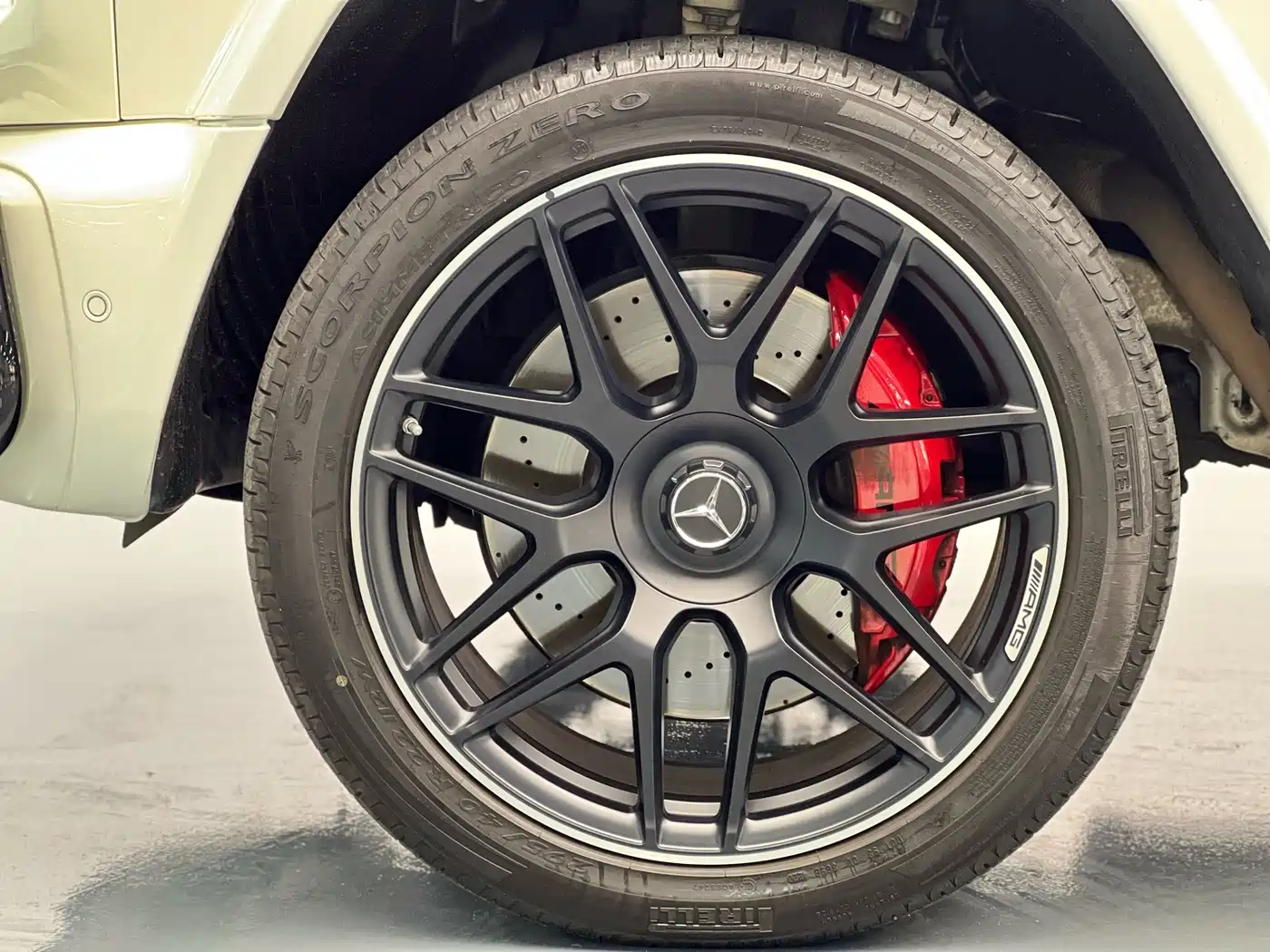 Photo 4 - Mercedes-Benz G-Class AMG