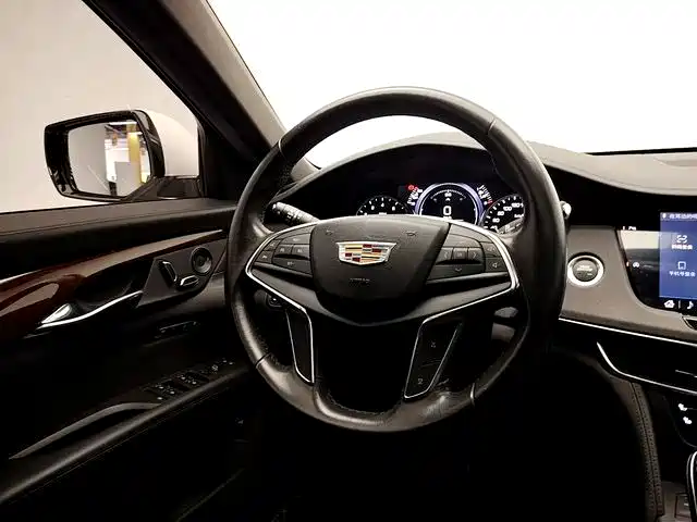 Фото 11 - Cadillac CT6