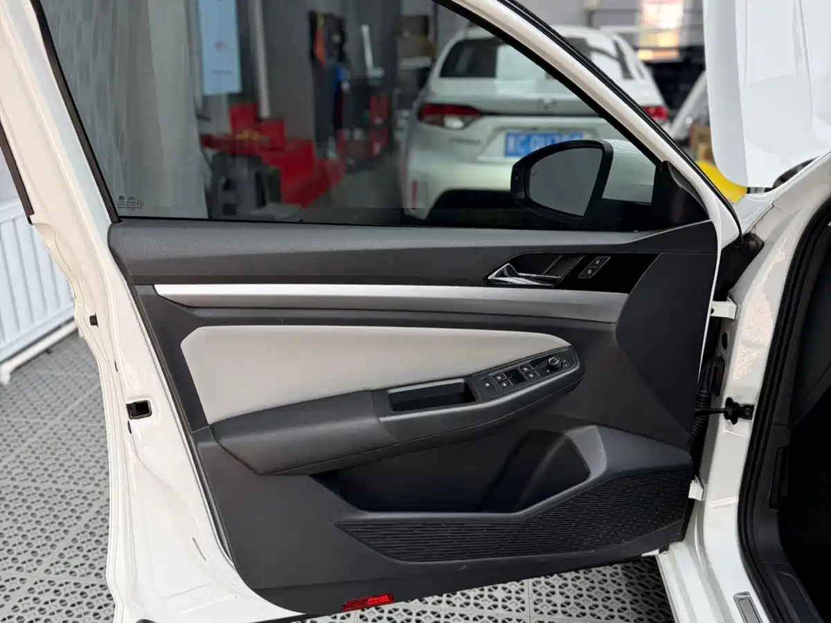 Volkswagen Bora 2023 280TSI DSG Prestige Edition фото 16