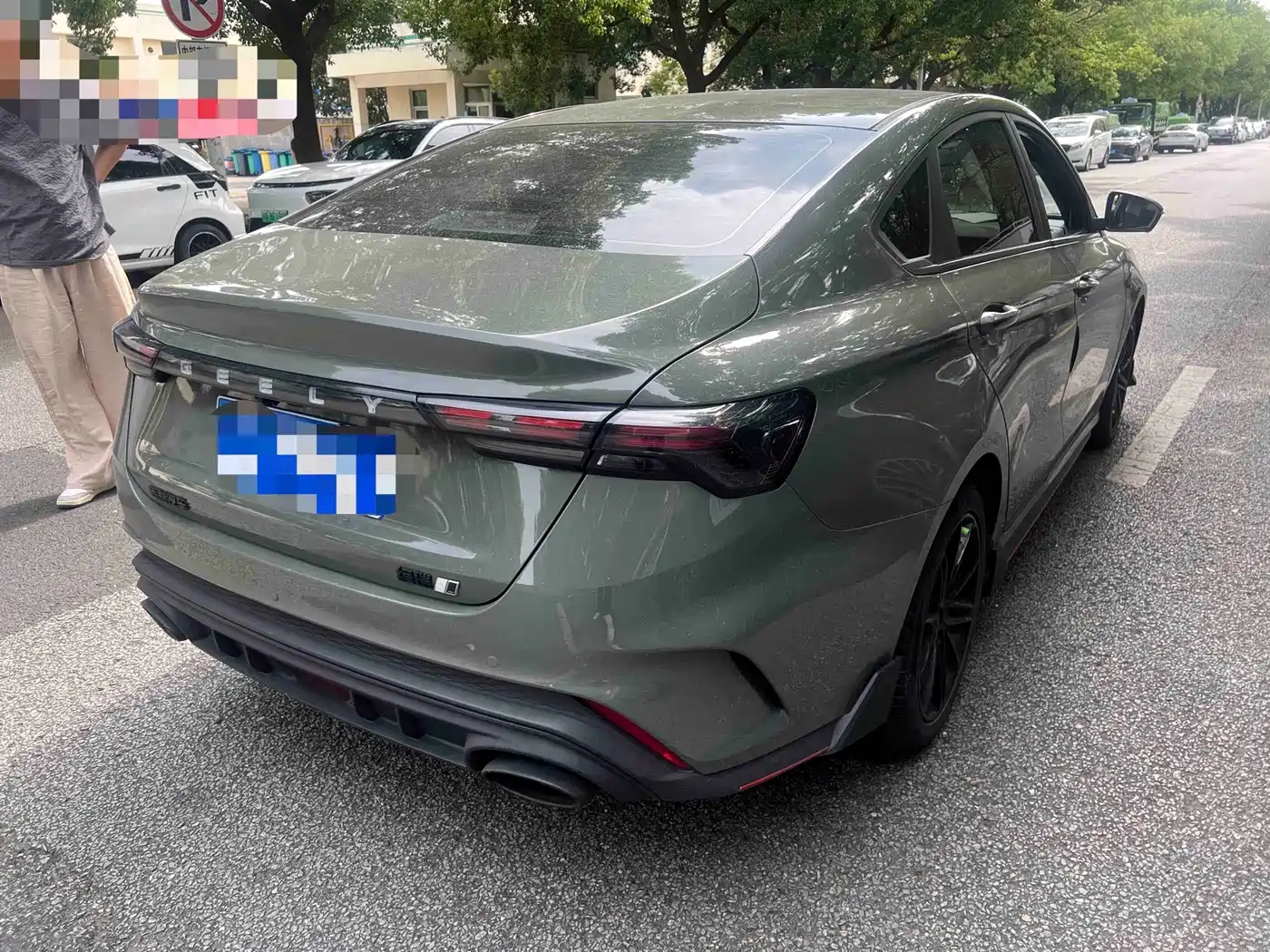 Фото 4 - Geely Binrui