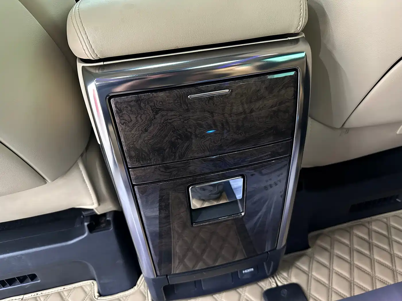 Toyota Vellfire 2021 Crown Hybrid 2.5L HV Premium Edition фото 19