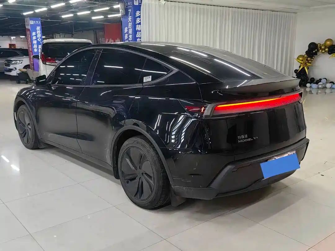 Фото 7 - Tesla Model Y
