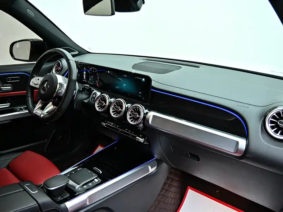 MERCEDES-BENZ GLB AMG