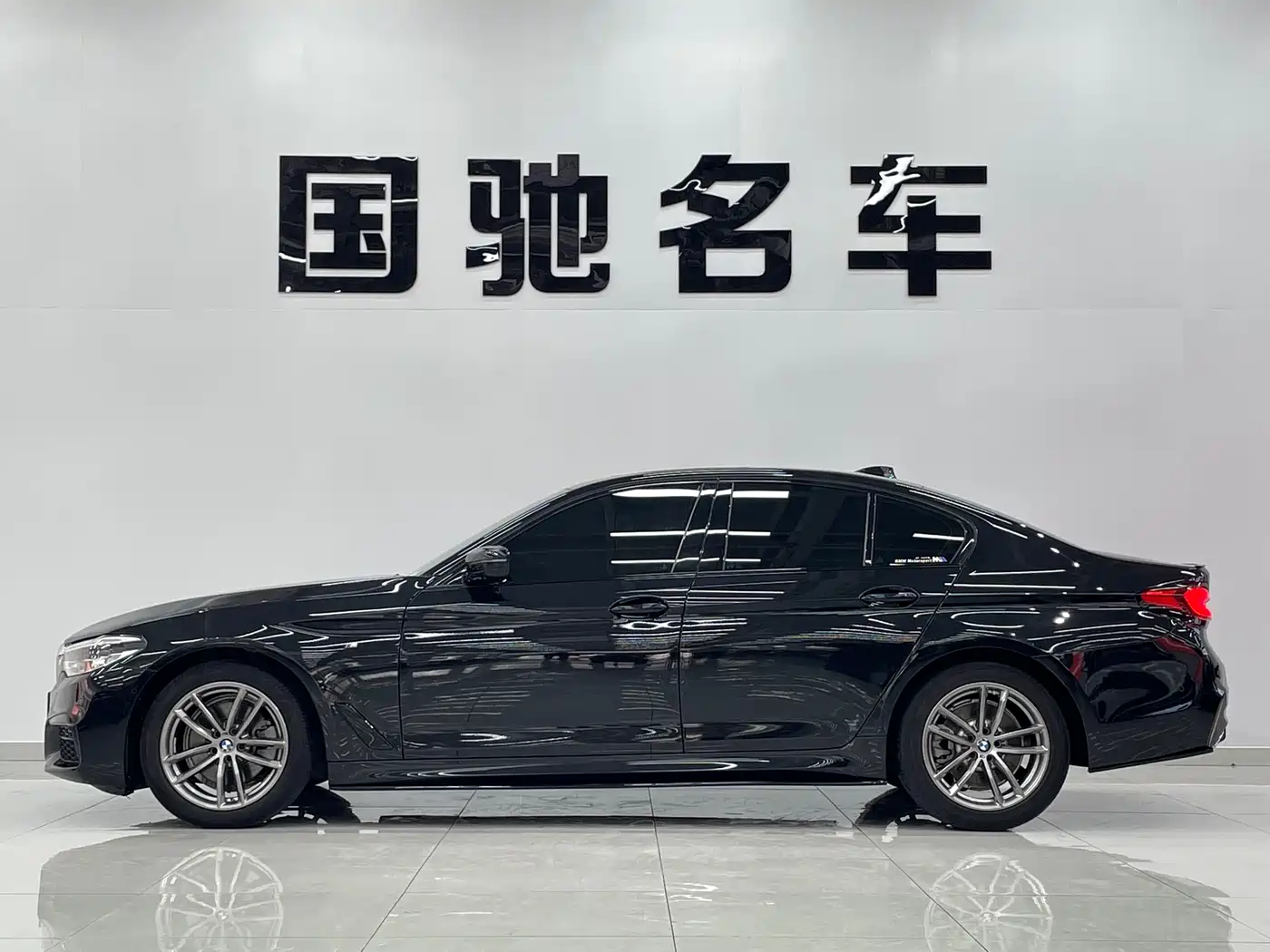 BMW 5 Series (Import) 2020 Model 525i M Sport Package фото 3