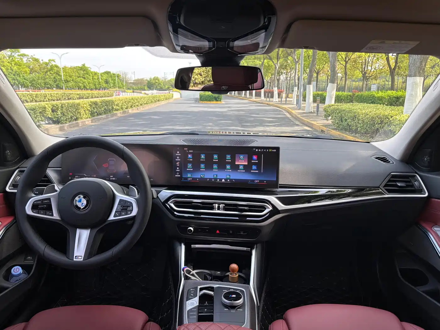 BMW 3 Series 2024 325Li M Sport Shadowline Package фото 7
