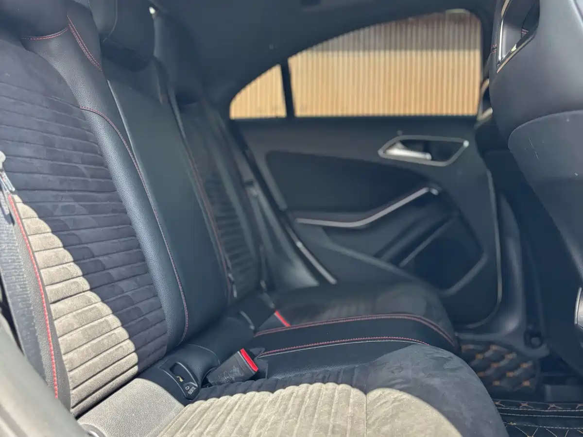 Mercedes-Benz CLA (Import) 2018 2018 CLA 220 4MATIC
