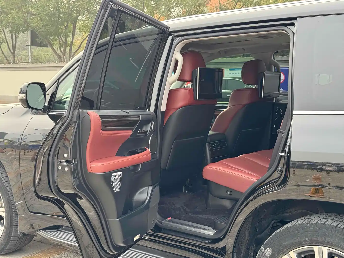 Lexus LX 2017 570 Prestige Luxury фото 4
