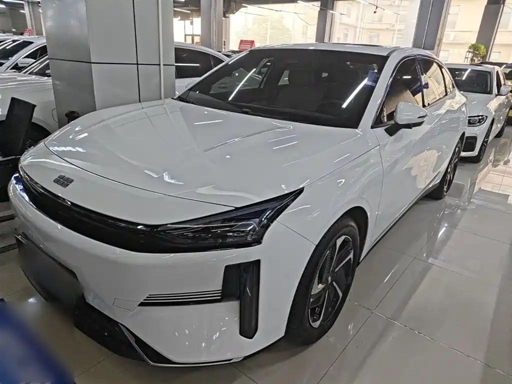 Geely Galaxy L6 2024 125km PLUS Soaring Dragon Edition