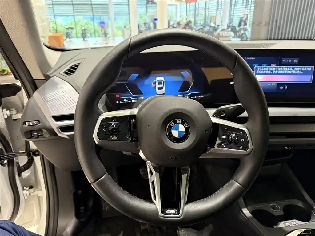 BMW 2 Series 2025 225L M Sport Package фото 9