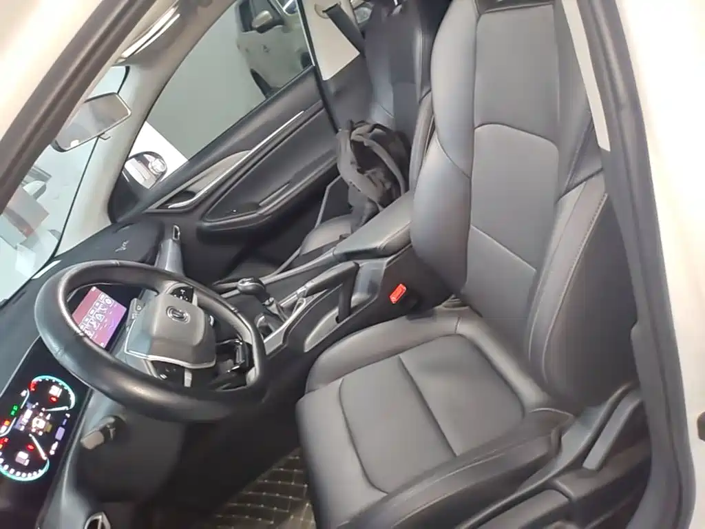 Changan Eado 2025 2025 Model PLUS 1.5L Manual Luxury Edition