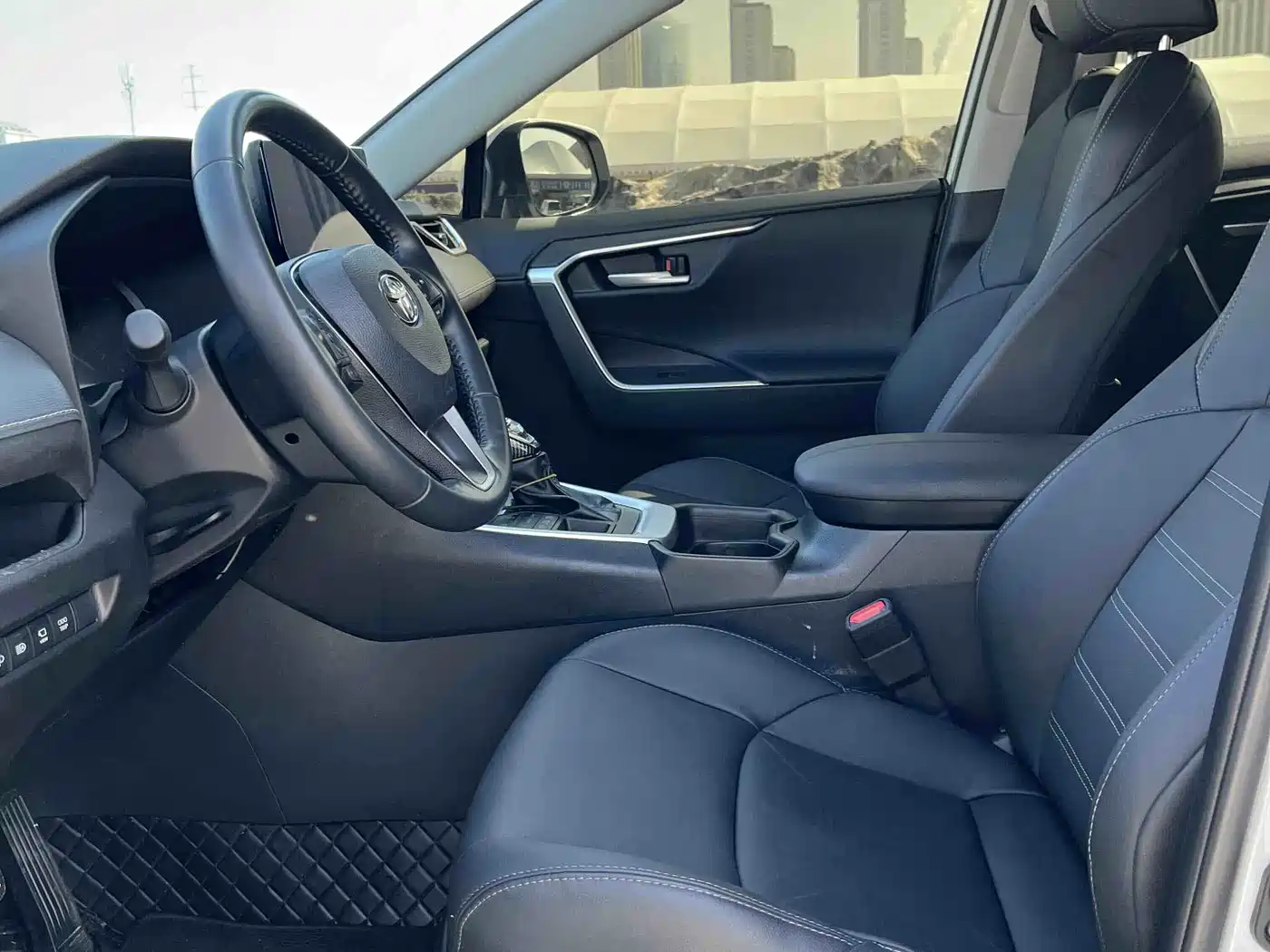Toyota Wildlander 2023 2.0L CVT AWD Luxury PLUS фото 8