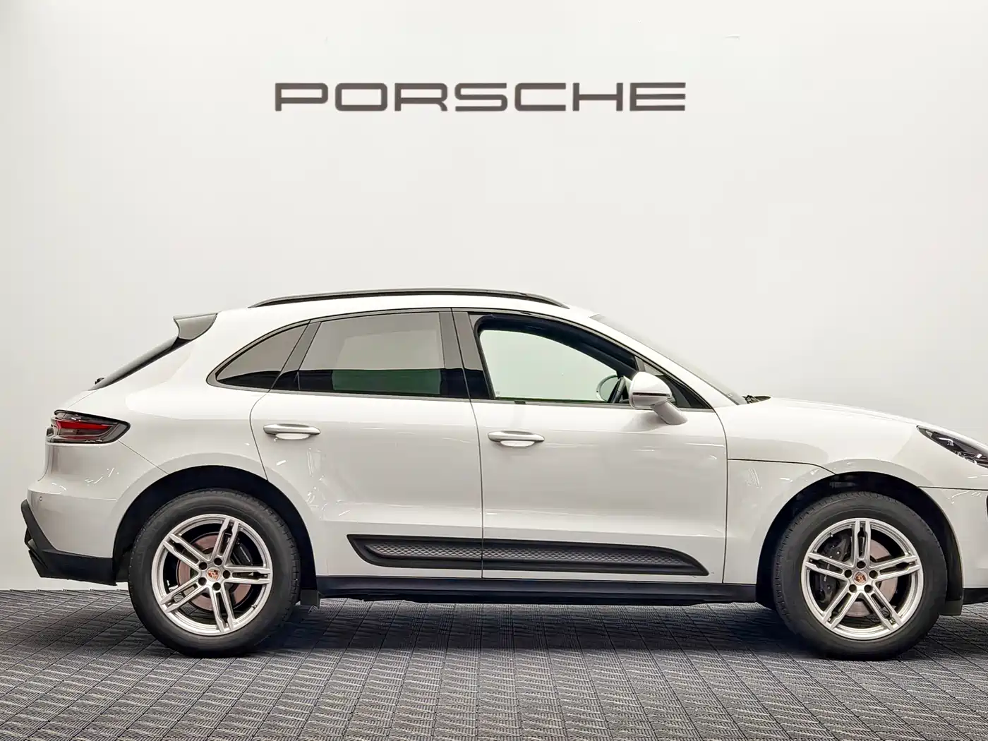 Porsche Macan 2023 Macan 2.0T фото 3