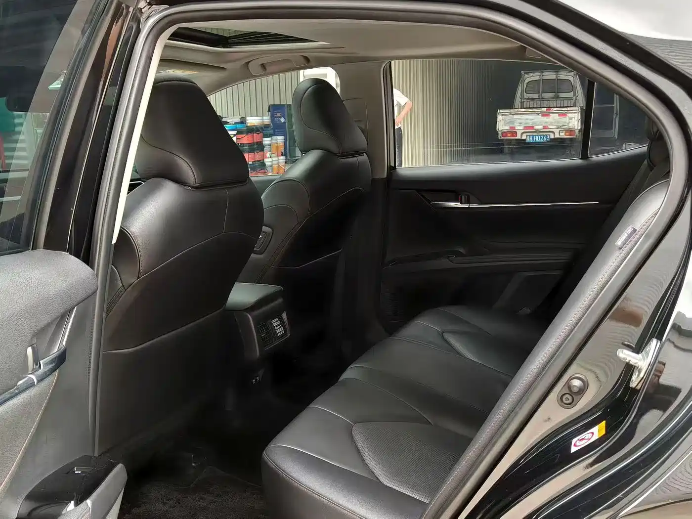 Toyota Camry 2018 2.0G Luxury Edition фото 9