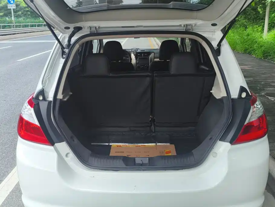 Venucia R50 2013 2013 1.6L Auto Fashion