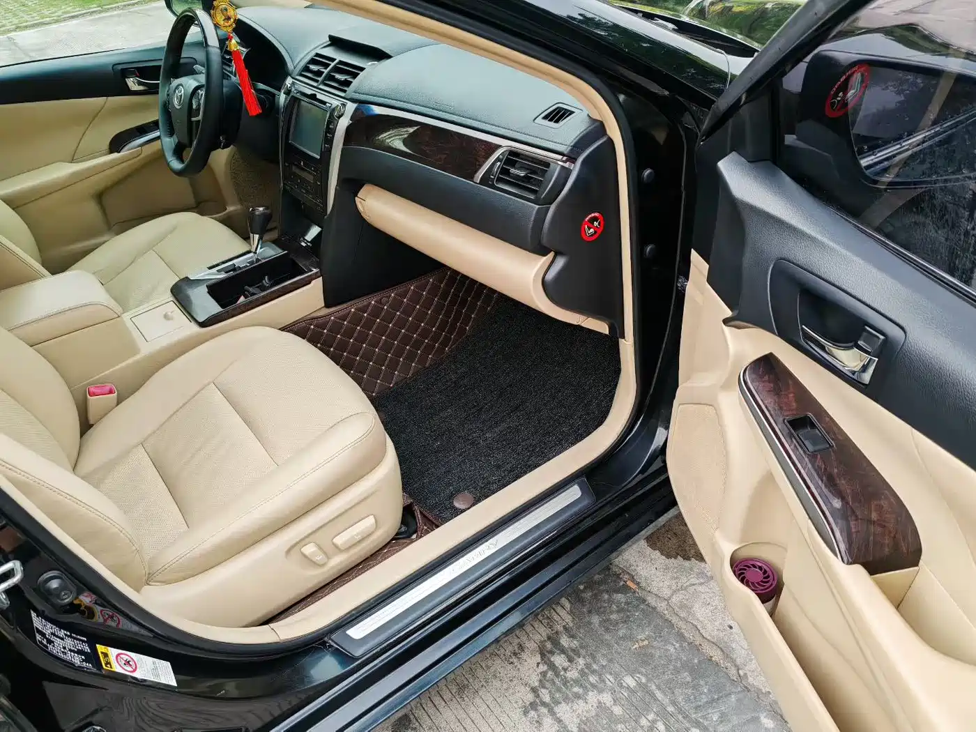 Toyota Camry 2015 2.5G Luxury Navigation Edition фото 7