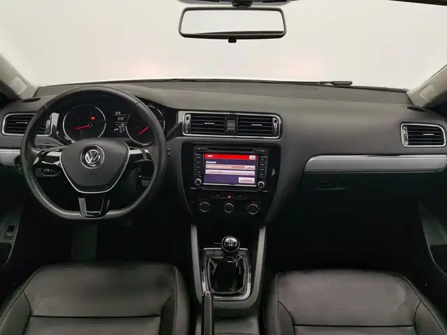Volkswagen Sagitar 2015 1.6L Manual Comfort — фото 5