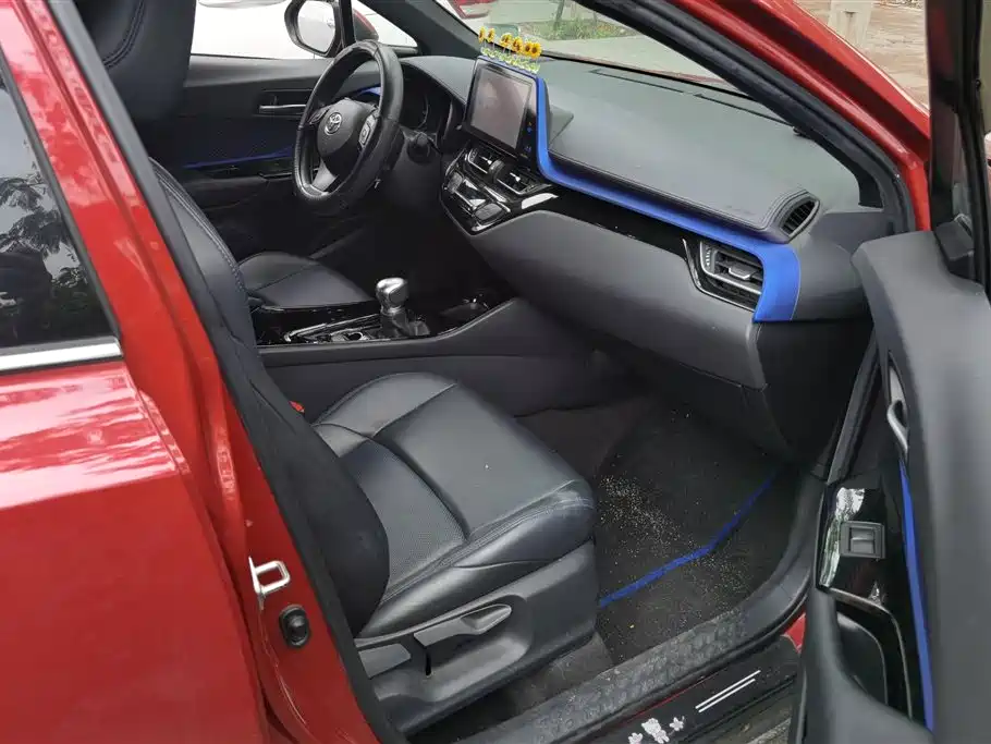 Toyota C-HR 2020 Model 2.0L Leading фото 8